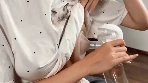挤奶猎奇测评教学 模特挤奶器操作教程及哺乳期挤奶预览图08