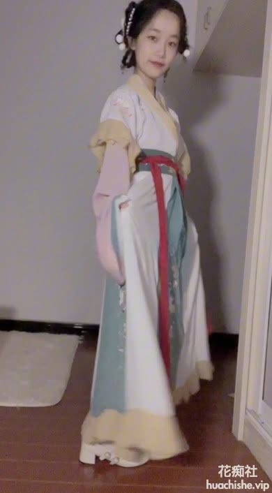 胡椒籽 04年小姐姐高价定制婚纱古装极品反差女大生预览图04