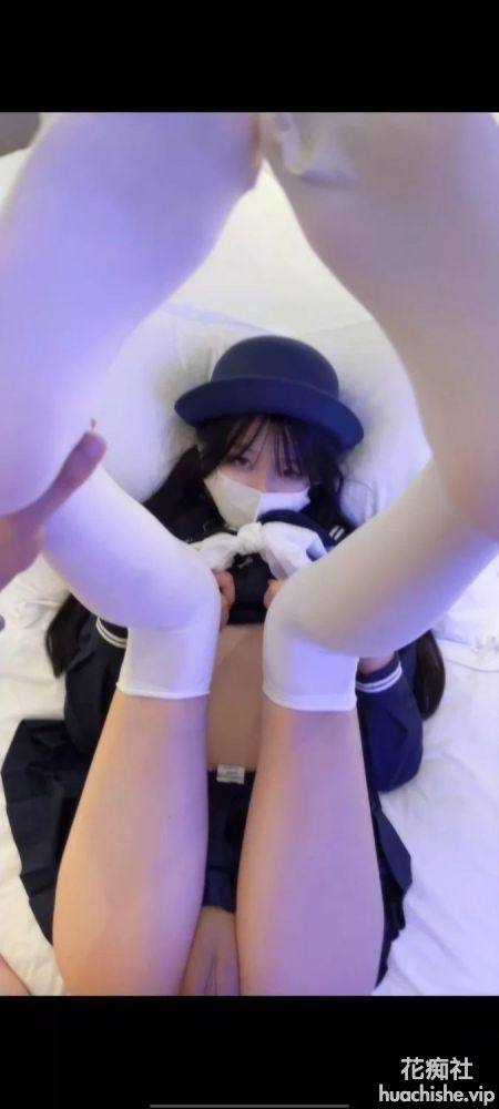 内射两个极品萝莉，女主看起来又嫩又紧预览图05