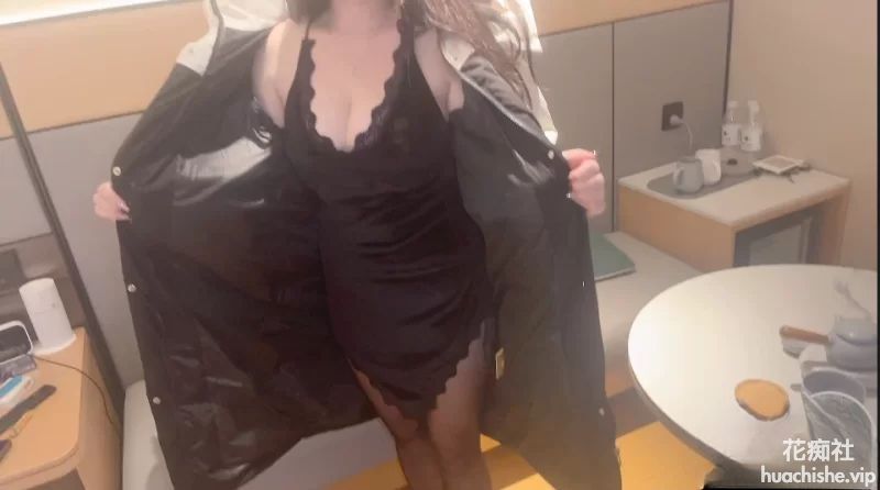 丰乳肥臀的姐姐1.20妹妹第一次给我口交，操的妹妹受不了 1v5p+390m