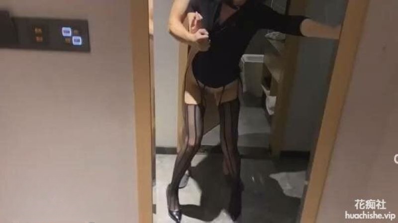 推特老牌泡良网黄【D先生和C小姐】付费视频预览图02