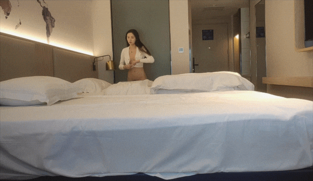 连战三天【阿刚探花】约到极品反差兼职空姐 舔屁眼的时候还主动摇屁股 完整高清预览图07