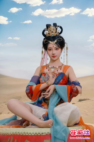 福利姬Coser【年年Nnian】飞天网红套图 漏点预览图03