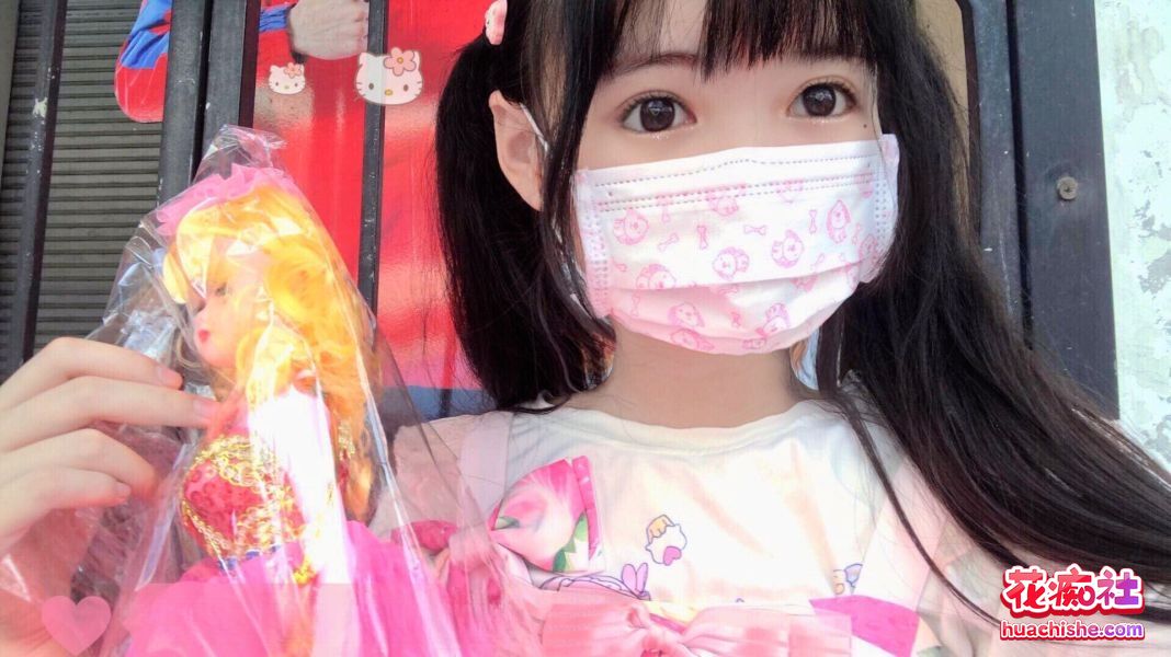 超嫩萝莉『LepALuli2kVN』被主人爸爸拽着双马尾后入预览图01