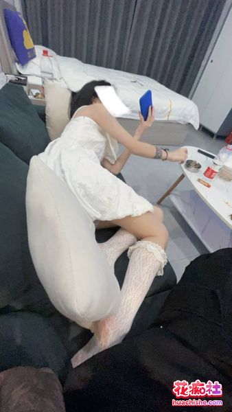 专操极品嫩妹大神【dogking】约炮05女高嫩妹 轻轻一操就哼哼唧唧的预览图03