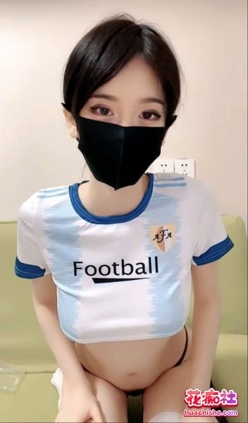 足球宝贝 极品大奶尤物 听狼友指挥露脸大秀预览图03