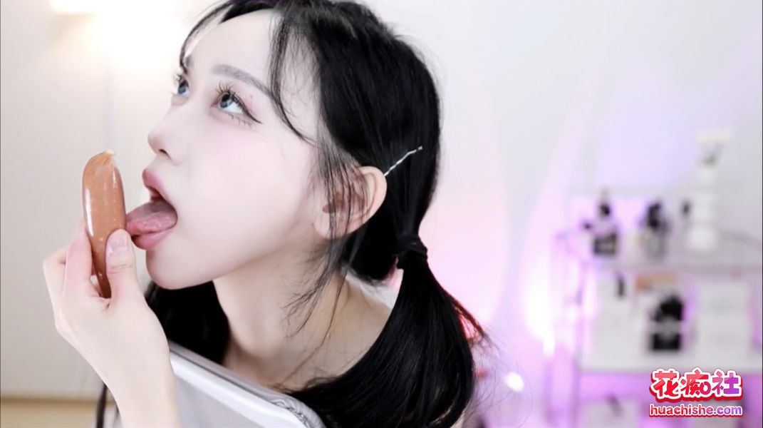 高颜值女同舌吻&美舌诱惑 合集预览图08
