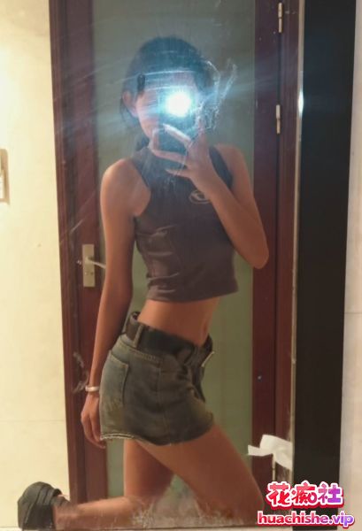 优质泄密 颜值女大学生与男友性爱自拍预览图02