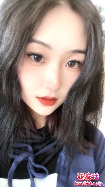 泄密流出❤️艺校美女被网络套路裸体+洗澡自慰预览图05