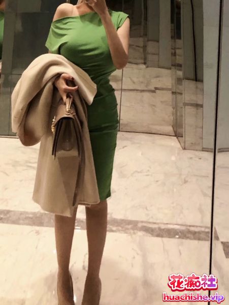 巨乳蜜桃臀 童小芯 直播+微密圈+早期视图合集预览图09