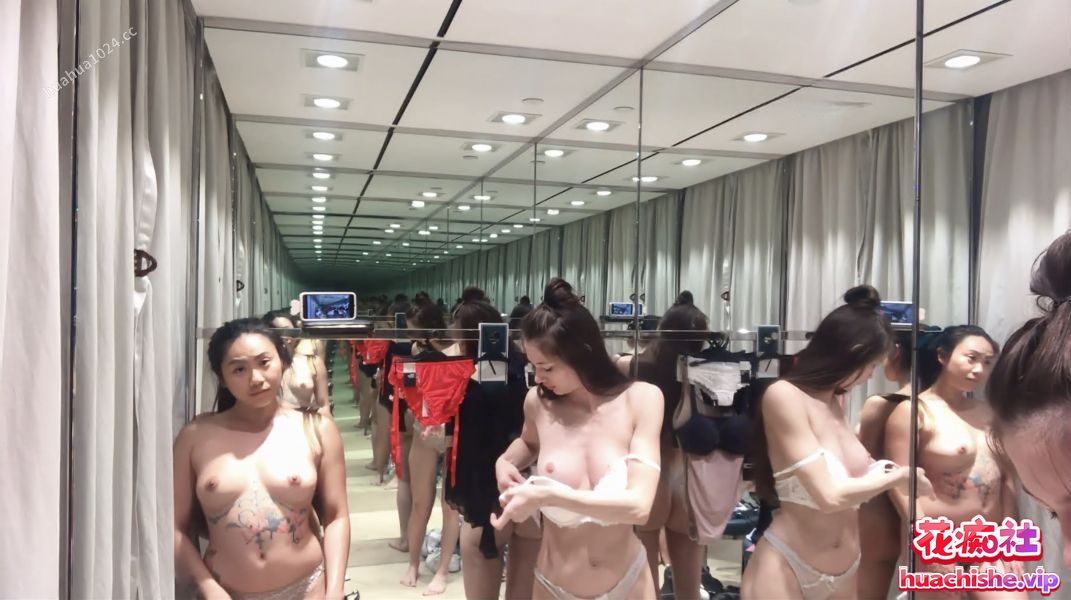 极品泄密 身材超正混血女神和闺蜜试衣间换衣流出预览图04