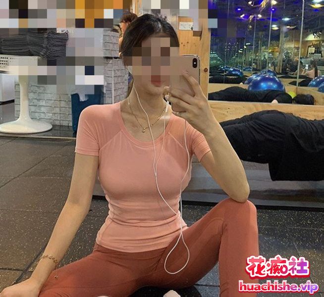 曾火爆全网早期探花91大神sweattt完整1~3部预览图04