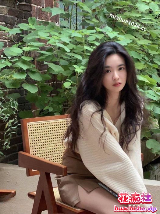 泄密 颜值美女圣诞节面基大叔网友酒店开房预览图02
