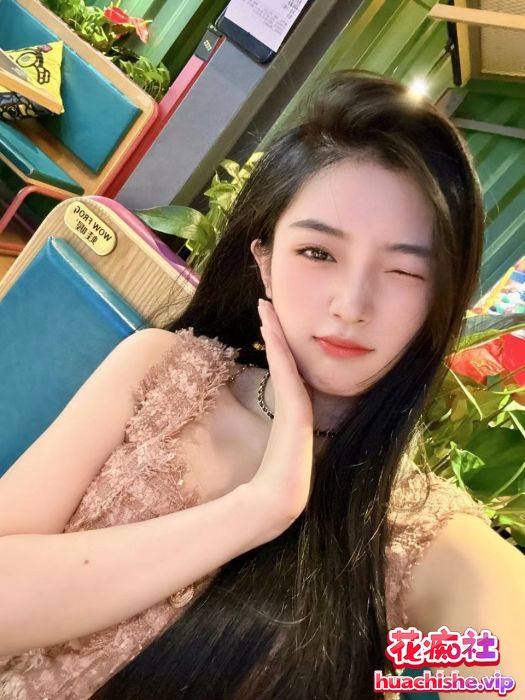 极品泄密 清纯嫩妹自慰给男友看预览图02