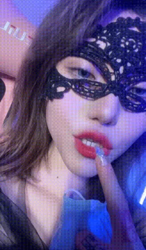 禾禾/禾he 绿帽捆绑闺蜜女女调教合集预览图02