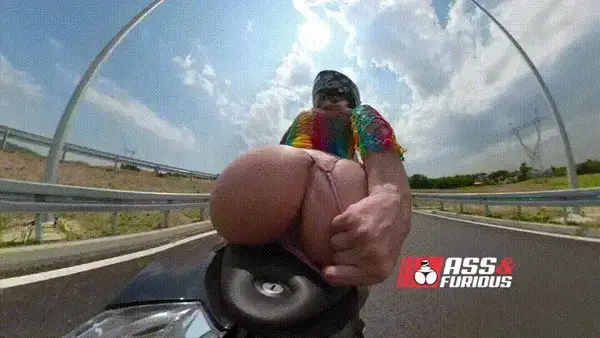 Assfuri 超色大屁股女骑各种露出预览图09