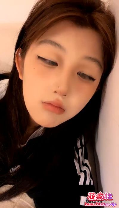 曼小狗 G奶校花下海直播预览图07