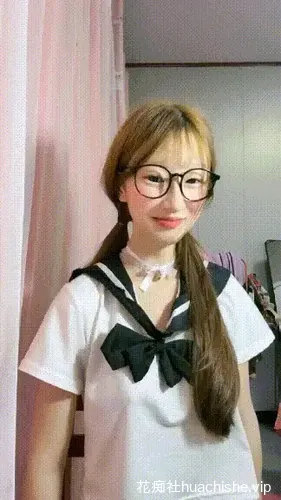 蛋黄QQ 一对一指挥眼镜妹淫荡预览图02