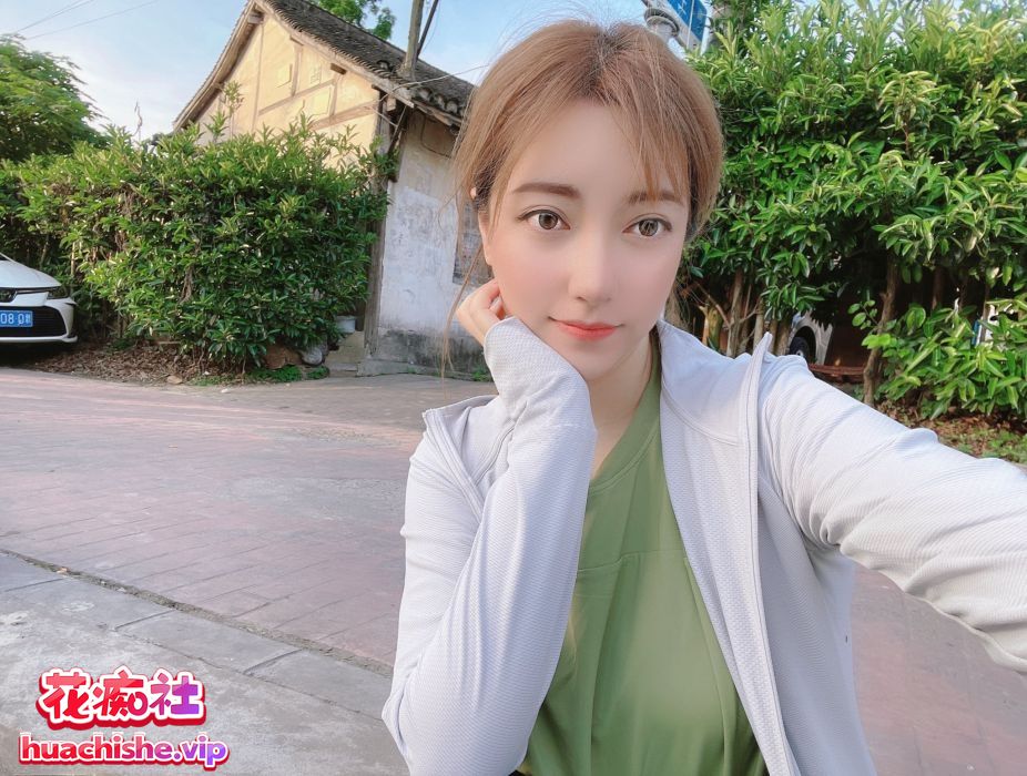 极品巨乳女神WisdomZ酒月调教自拍预览图19