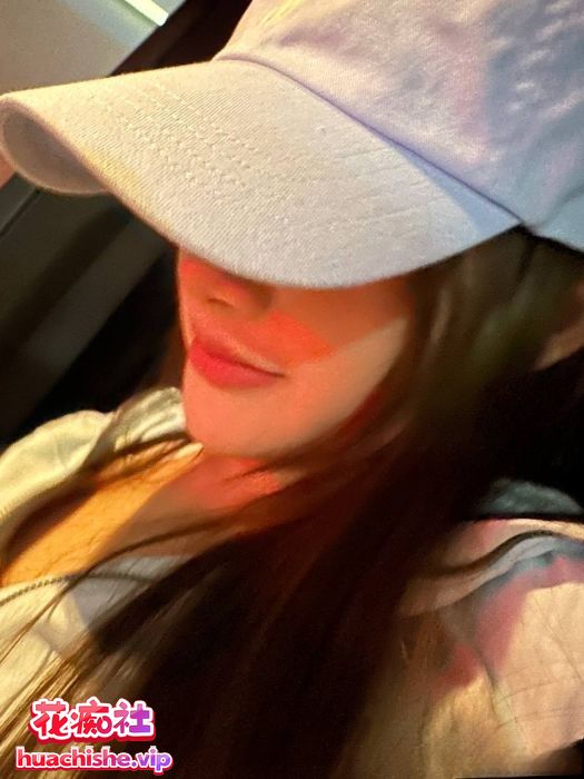 总在你背后TK 把极品女神调教成母狗给兄弟一起操预览图16