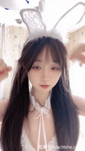 05洛丽塔 全裸骚舞抠穴自慰直播预览图13