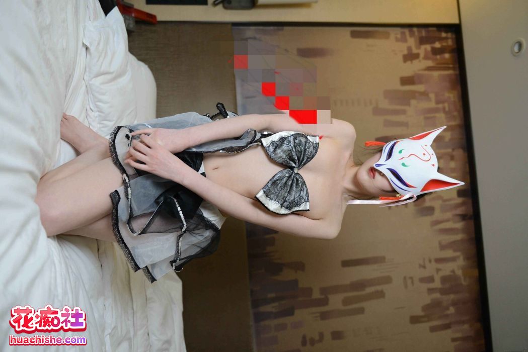 狐狸 大尺度露三点视图预览图04