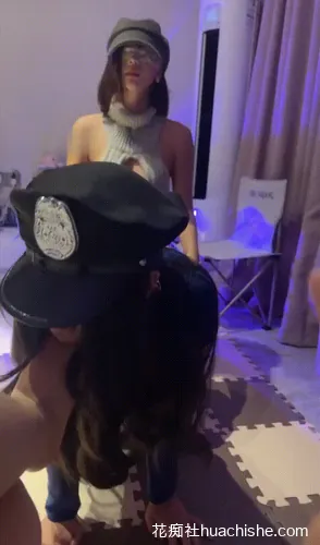橙宝 多女奴/奴下奴/舌吻/69互舔视频预览图10