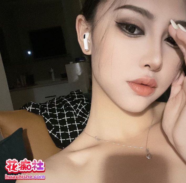 小七爱玩庄周 美足足交福利预览图12