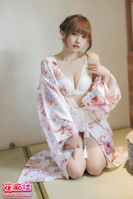 张思允Nice 内购私房写真17套预览图04
