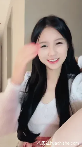 新人校花美少女下海【小岛】自慰预览图03